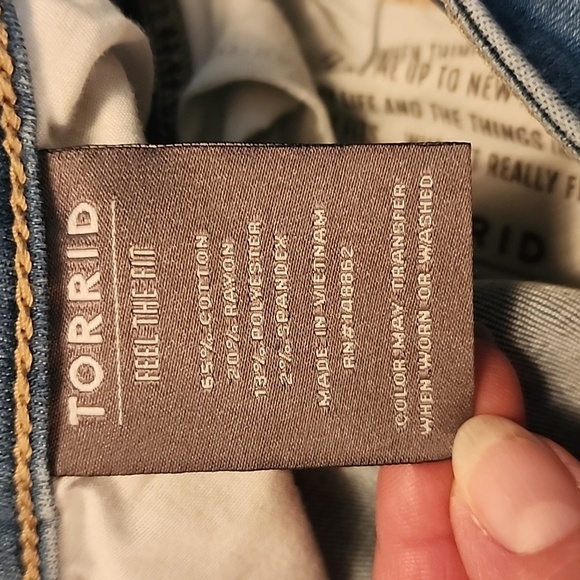 Torrid Jegging Super Soft Feel The Fit 14T Distressed Skinny Jeans - Picture 8 of 13